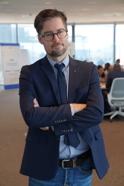 Prof. Vincent Larivière